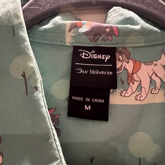 Disney Dogs Button Down 🐶🤍 - Picture 4 of 4